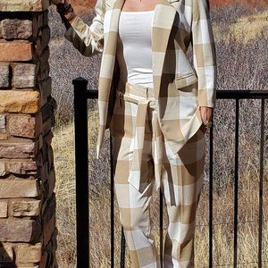 New York & Company NWOT Tan & Cream Plaid Pantsuit with matching Cami included.